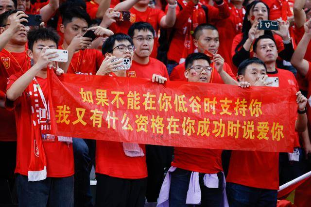 冬季转会窗标王表现对比：泽卡、达万与拉唐谁更优秀？